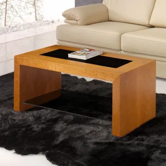 Mesa de centro rectangular em madeira clara com tampo negro e prateleira inferior