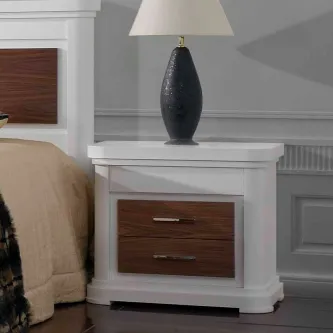 Mesa de cabeceira Prada branca com duas gavetas com frentes em madeira e candeeiro