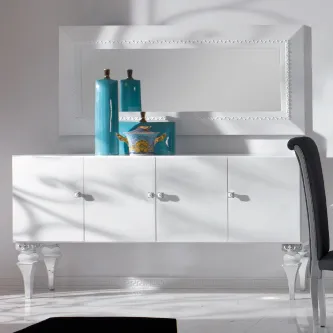 Aparador com moldura Magnus em branco, vasos turquesa e caixa decorativa