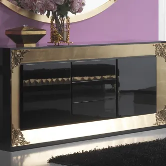 Aparador Classic preto lacado com moldura dourada e cantos ornamentados