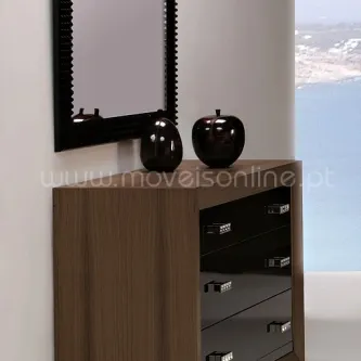 Cómoda Sensations com espelho, gavetas pretas e duas maçãs decorativas