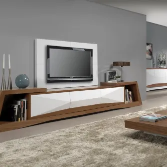 Movel TV New Sintra em madeira e branco com painel, televisão e arrumação