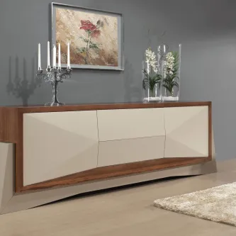 Aparador Wave Sintra em madeira com frentes creme geométricas e decoração minimalista