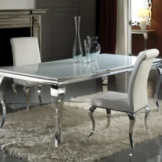 Mesa de jantar Barroque com tampo de vidro, pernas prateadas curvas e cadeiras estofadas