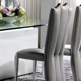 Cadeira Inox Line cinzento com costas altas estofadas e pés inox