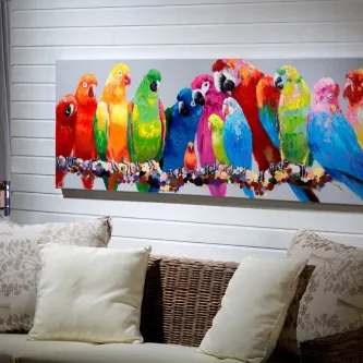 Pintura Tropic com vários papagaios coloridos empoleirados num ramo