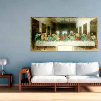 Quadro da Última Ceia pendurado numa sala com sofá branco