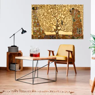 Quadro Árvore da Vida com árvore dourada estilizada e padrões geométricos na parede