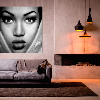 Quadro mulher com retrato a preto e branco de rosto feminino em close