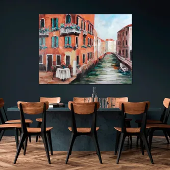Quadro cidade italiana com canal, edifícios cor-de-laranja, varandas floridas e barco
