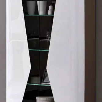 Vitrine branca de duas portas com prateleiras de vidro e iluminação LED verde
