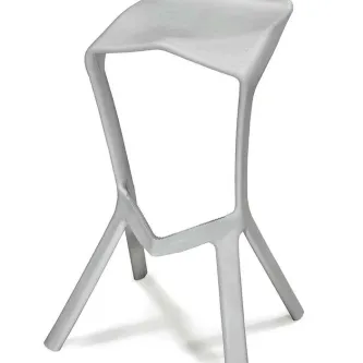 Banco de bar 431 branco com base geométrica vazada e assento curvo