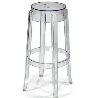 Banco de bar Ghost transparente em acrílico com quatro pernas e apoio de pés