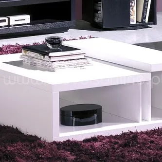 Mesa de centro Olympic branca com prateleira aberta, livros e taça decorativa