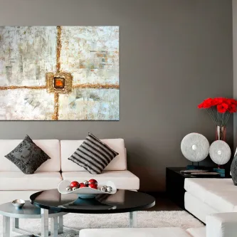 Quadro ligações centrais abstrato com cruz texturada dourada sobre parede cinzenta