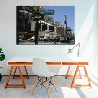 Quadro Eighth Ave com rua urbana, sinais 'Eighth Ave' e 'W 23rd St', carros e edifícios