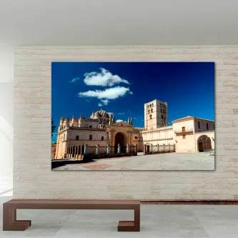 Quadro Zamora com catedral românica e edifícios históricos sob céu azul
