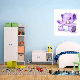 Quadro com elefante bebé roxo num quarto infantil