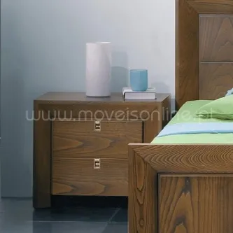 Mesa de cabeceira Hanna em madeira com duas gavetas e candeeiro branco