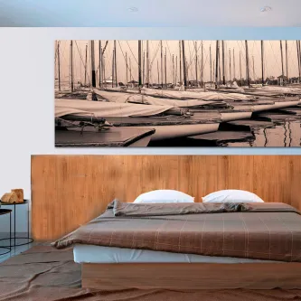 Quadro veleros com veleiros atracados e reflexos na água