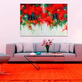 Quadro 'Varanda Florida' com flores vermelhas sobre sofá cinzento numa sala moderna