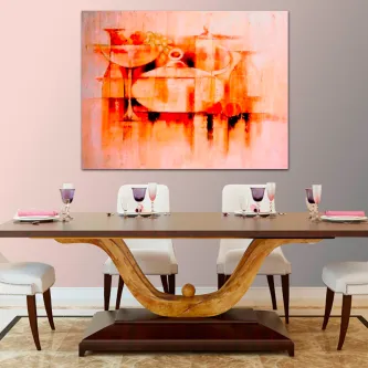 Quadro abstrato com copos e chaleira em tons laranja sobre mesa de jantar