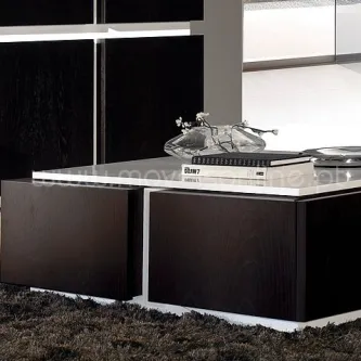 Mesa centro Four Box com tampo branco lacado e bases em madeira escura