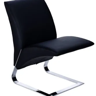 Cadeirão Vitoria preto com estofado e base cantilever cromada