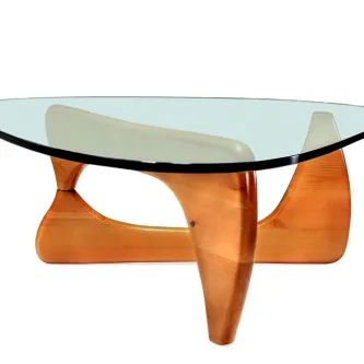 Mesa de centro Kamel com tampo de vidro e base de madeira curva