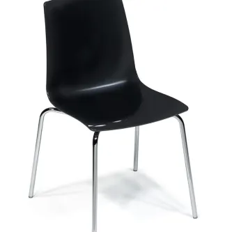 Cadeira Elva preta com assento curvo em plástico e pernas cromadas