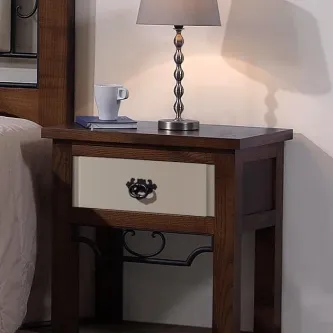 Mesa de cabeceira Angel bicolor em madeira escura com gaveta creme e puxador metálico