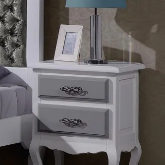 Mesa de cabeceira D. João branca com duas gavetas e puxadores ornamentais