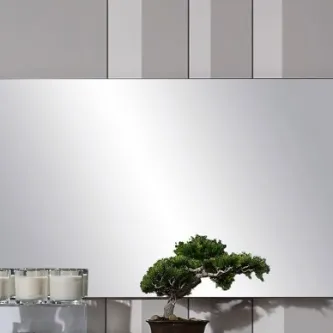 Espelho Mustang retangular com bonsai e velas decorativas sobre tampo