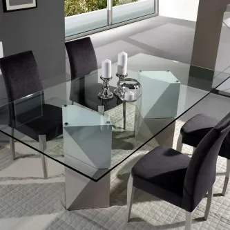 Mesa de vidro Milene retangular com tampo transparente e base metálica geométrica