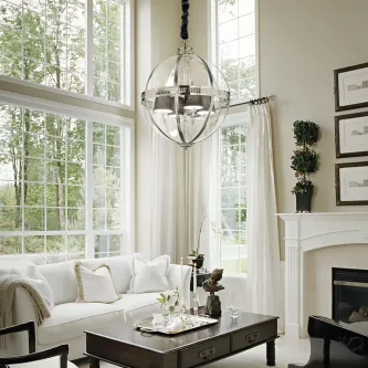 Candeeiro de teto World esférico em vidro e metal sobre mesa de centro