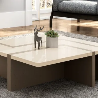 Mesa de centro Deco New quadrada creme com base castanha, estatueta de veado e suculenta
