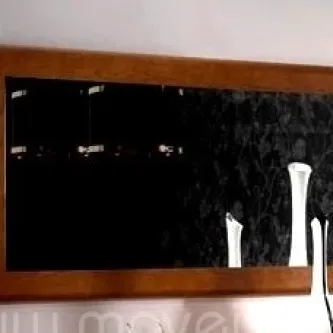 Espelho MJB retangular com moldura em madeira e candeeiros refletidos