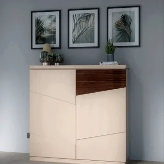 Móvel bar Douro lacado creme com painel de madeira e decoração superior