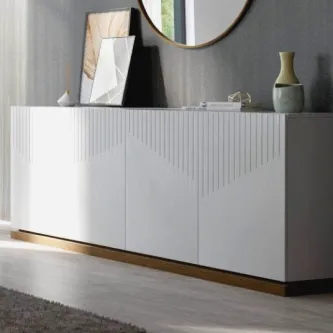 Aparador Mondego branco com frisos geométricos e base em madeira