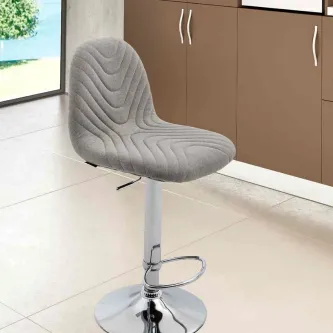 Banco de bar Freddy cinzento acolchoado com base cromada e apoio para os pés