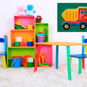 Quarto infantil com prateleiras coloridas, mesa e quadro de caminhão na parede