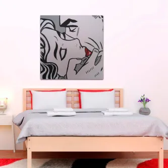 Quadro pop art com casal a beijar, preto e branco com lábios vermelhos