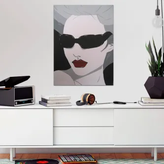 Quadro com rosto estilizado de menina de óculos escuros e lábios vermelhos