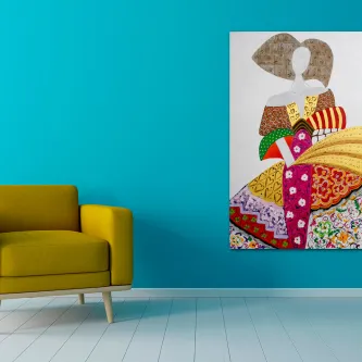 Sala com sofá amarelo e pintura colorida de menina estilizada