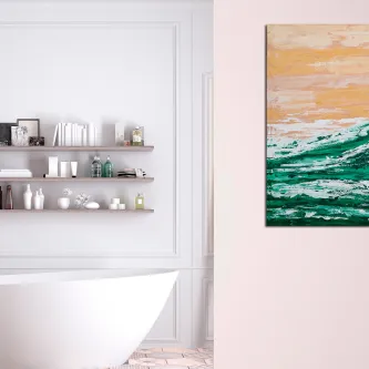 Pintura abstrata Mar de Areia com ondas verdes e tons de areia numa casa de banho