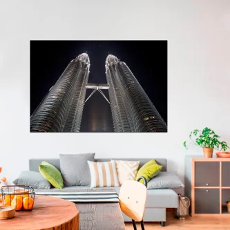 Pintura da Malásia com vista inferior noturna das Torres Petronas iluminadas