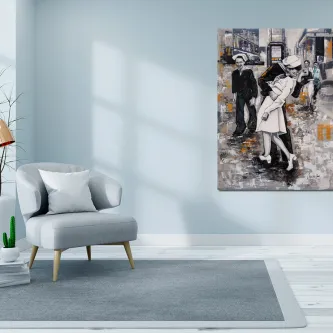 Casal vintage a beijar numa rua, quadro em tons cinzentos com detalhes laranja