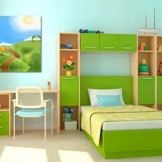 Pintura de paisagem infantil com trilho e sol numa parede de quarto juvenil verde