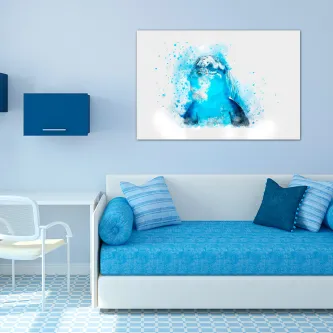 Quadro com pintura azul de golfinho sobre parede branca