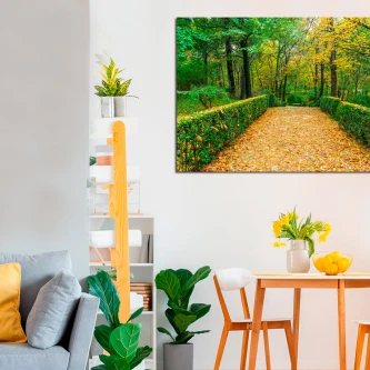 Quadro de paisagem campestre outonal com caminho ladeado por sebes e árvores